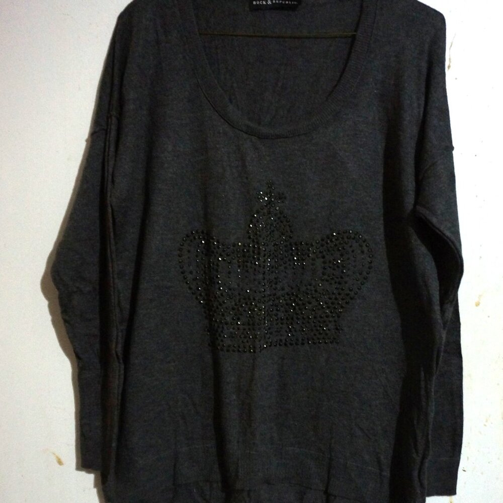 ROCK & REPUBLIC GREY SWEATER SPARKLE CROWN DESIGN